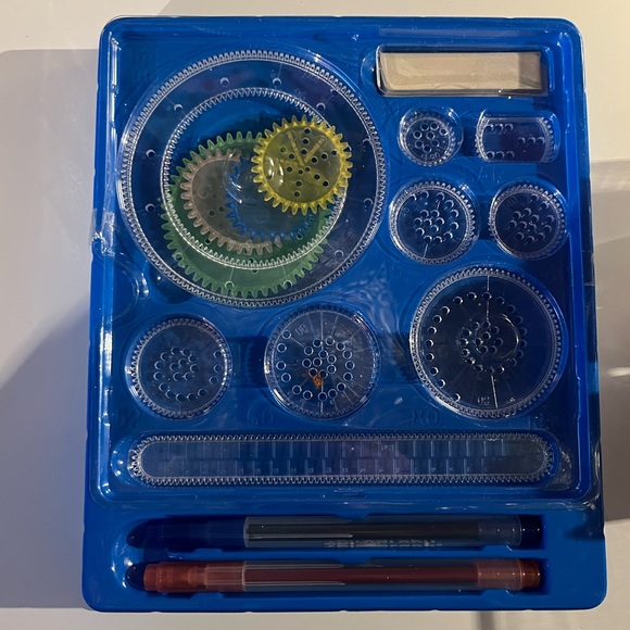 Spirograph Set - Picture 4 of 9